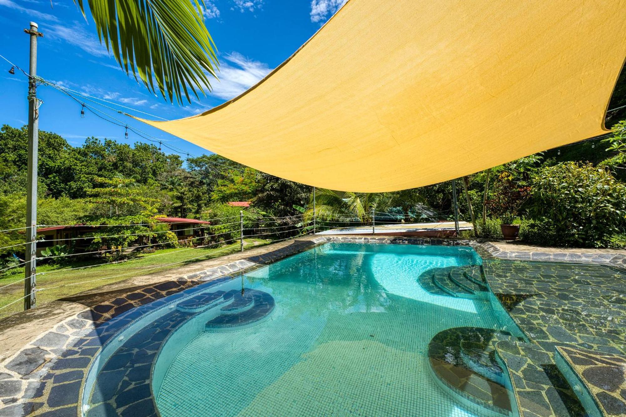 Bamboo River House And Hotel Dominical Exterior photo