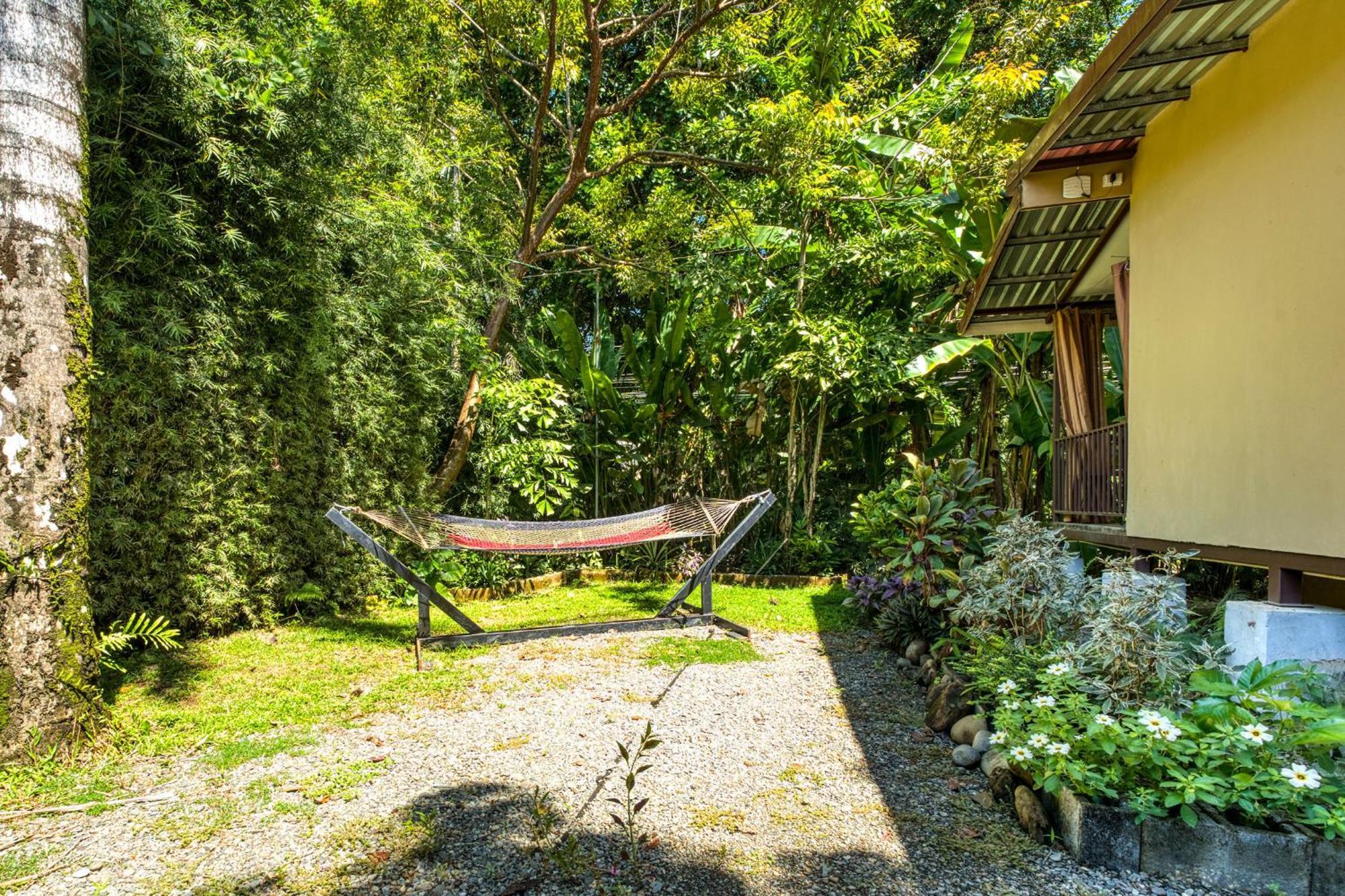 Bamboo River House And Hotel Dominical Exterior photo