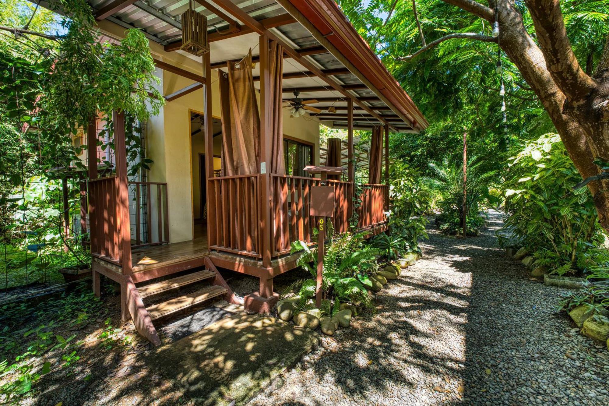 Bamboo River House And Hotel Dominical Exterior photo