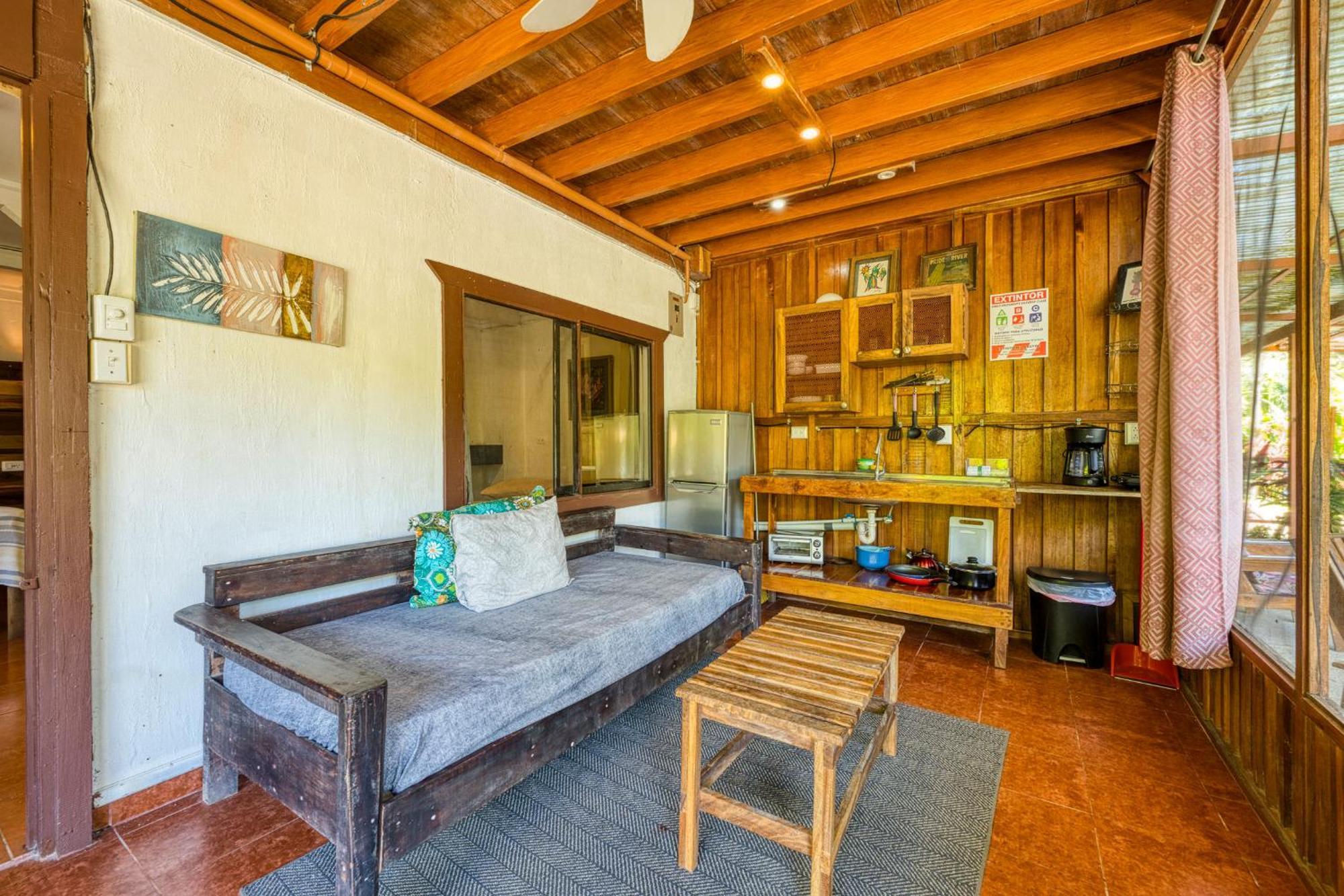 Bamboo River House And Hotel Dominical Exterior photo