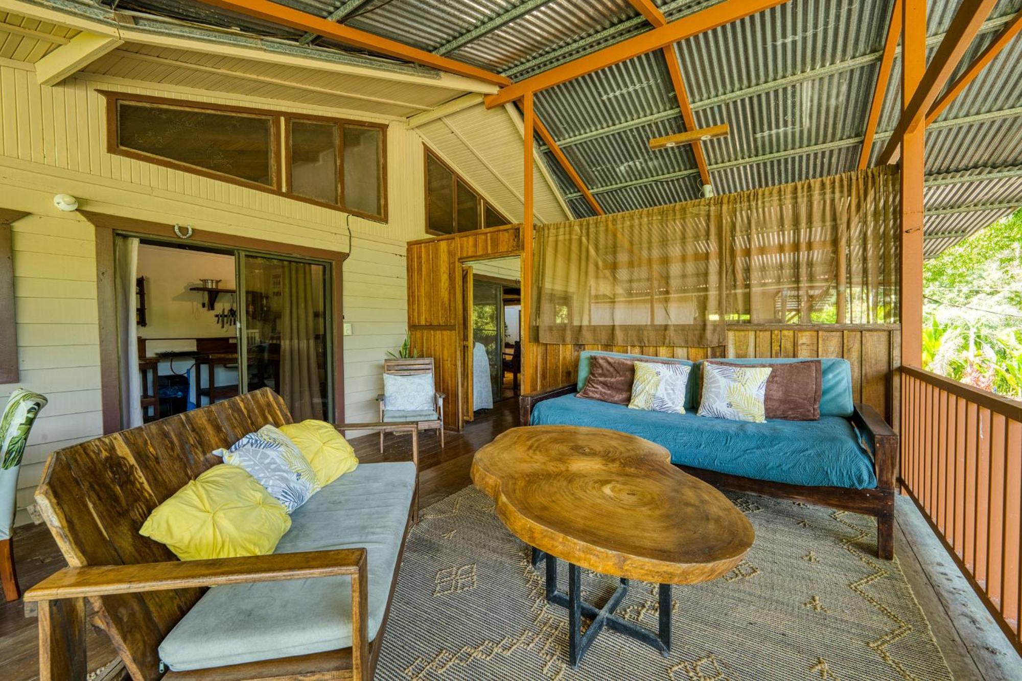Bamboo River House And Hotel Dominical Exterior photo