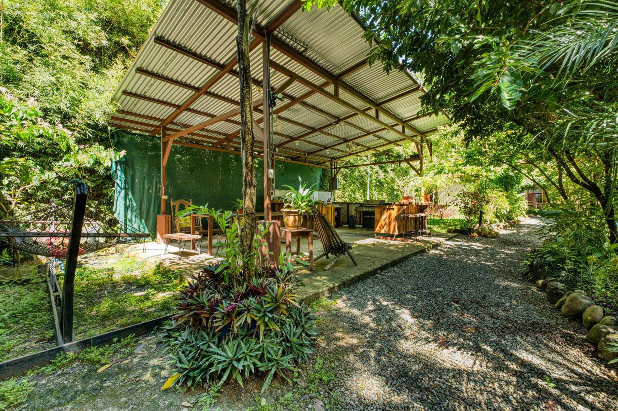 Bamboo River House And Hotel Dominical Exterior photo