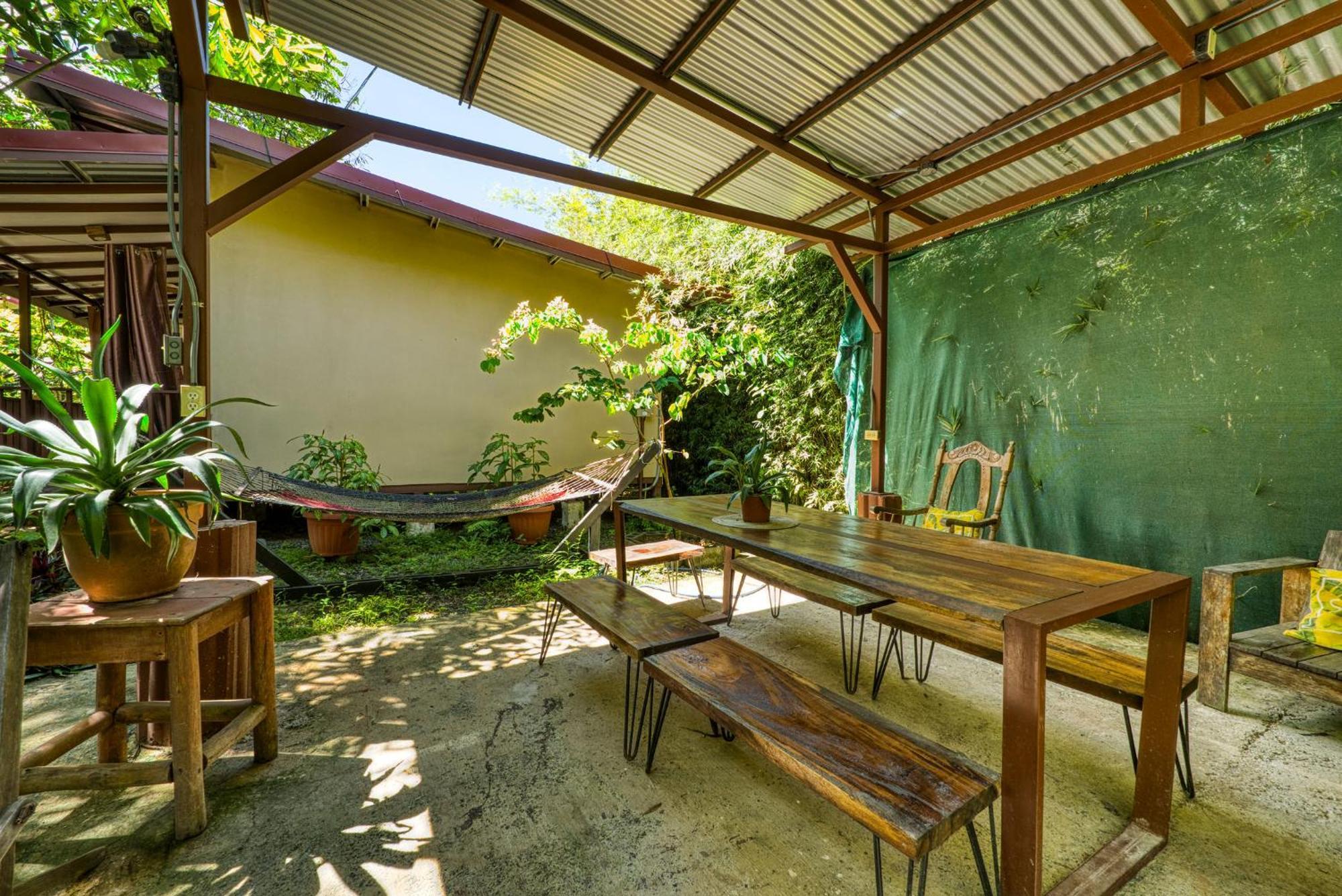 Bamboo River House And Hotel Dominical Exterior photo