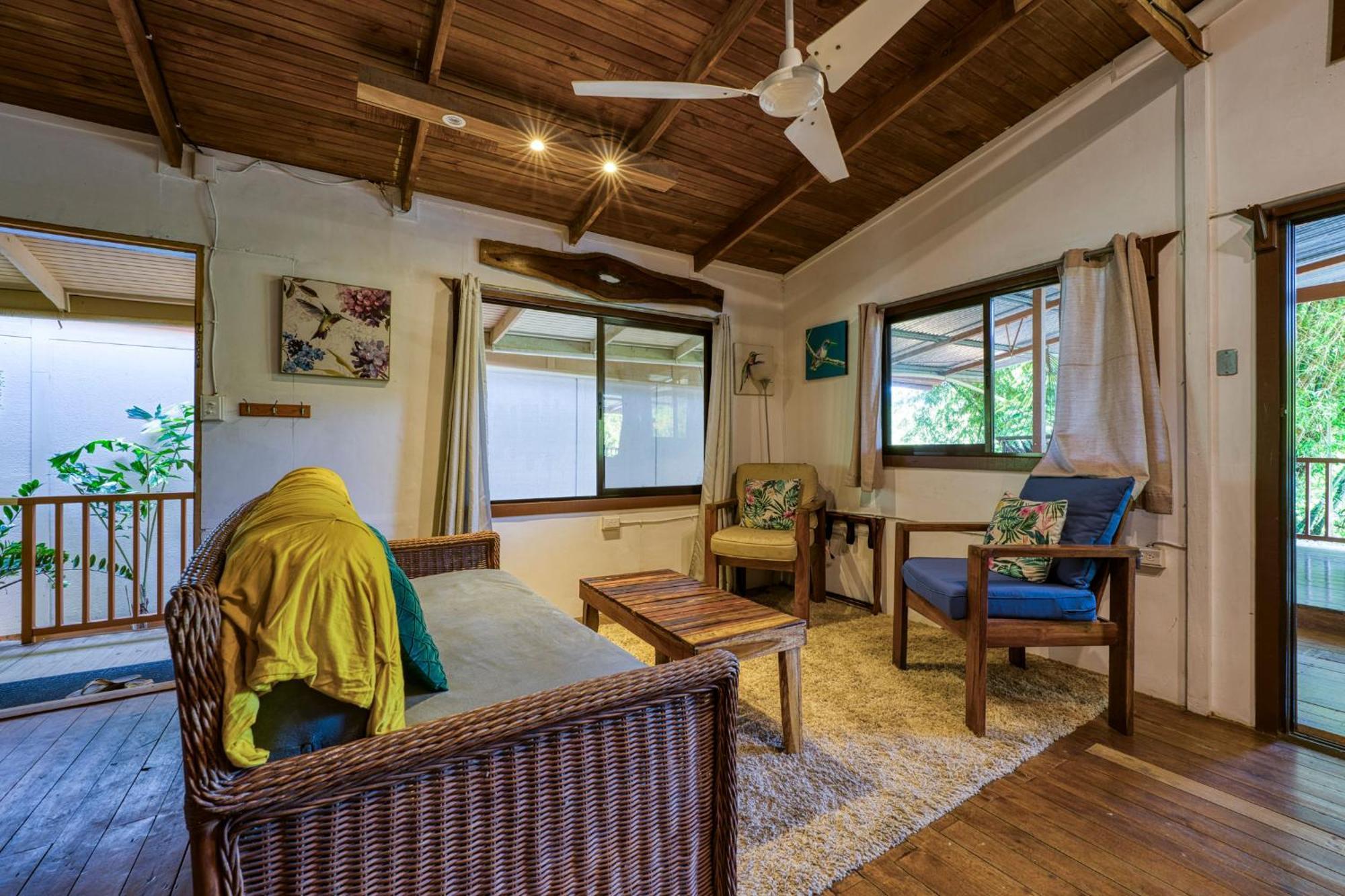 Bamboo River House And Hotel Dominical Exterior photo