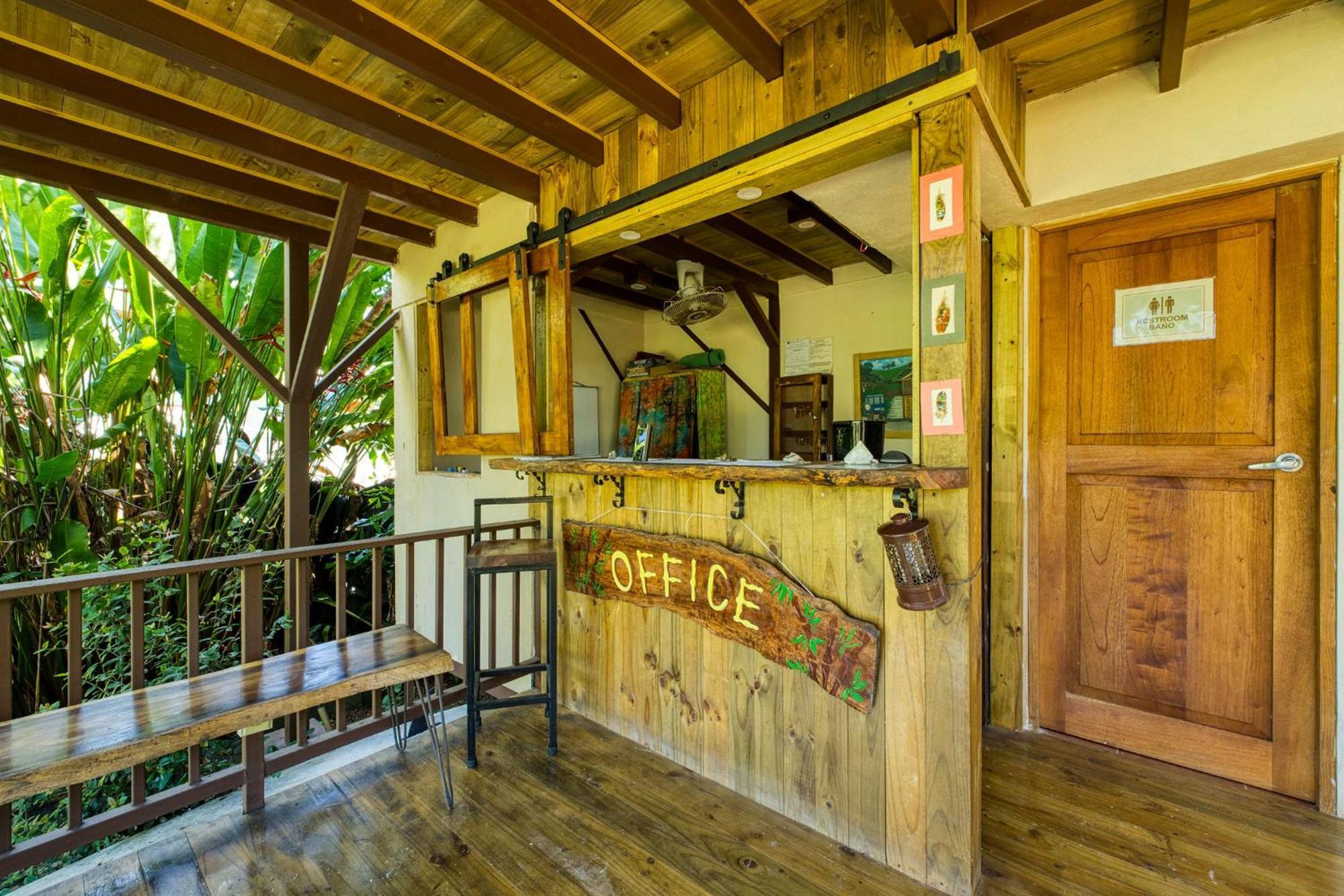 Bamboo River House And Hotel Dominical Exterior photo