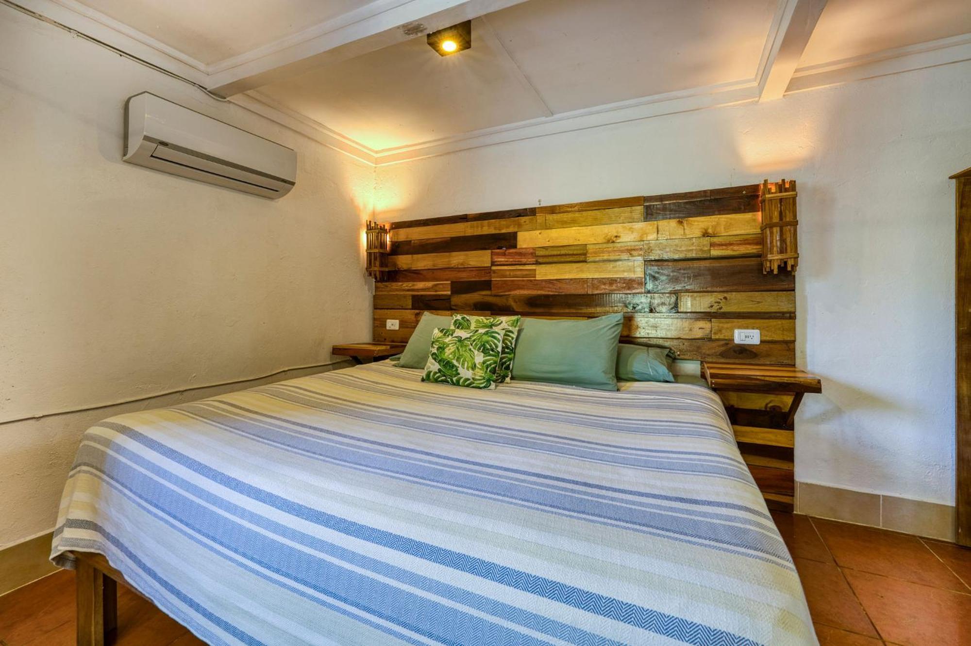 Bamboo River House And Hotel Dominical Exterior photo