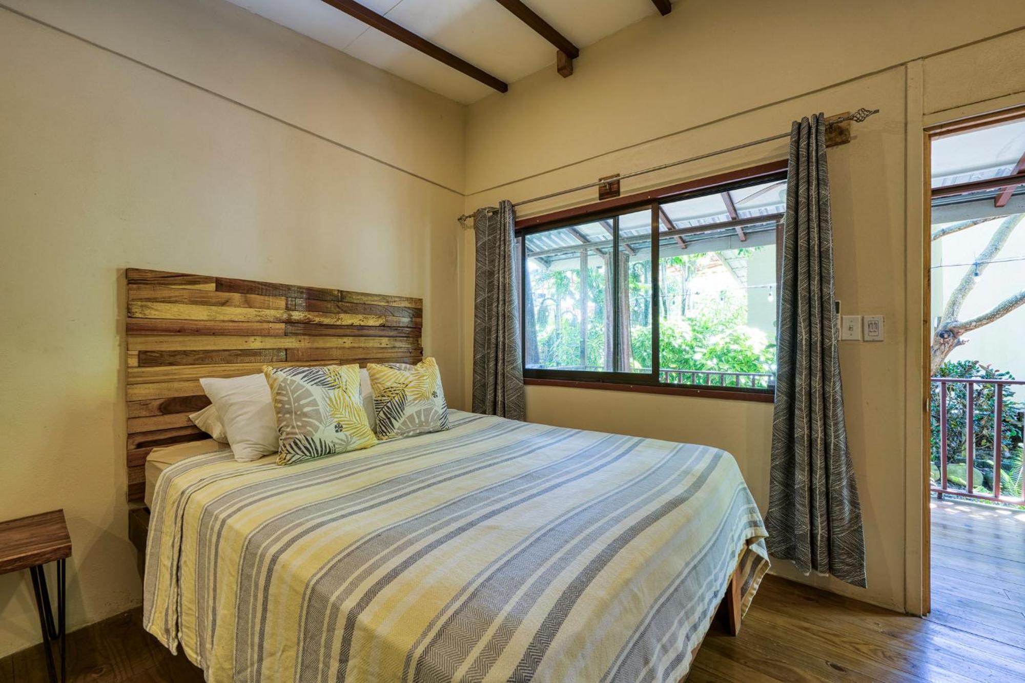 Bamboo River House And Hotel Dominical Exterior photo